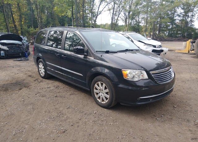 2016 CHRYSLER Town and Country