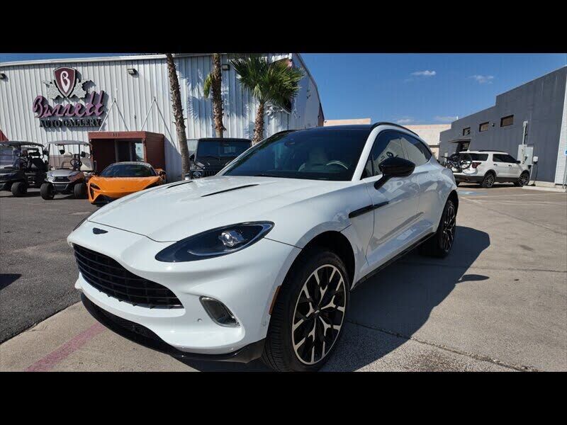 2022 ASTON MARTIN DBX