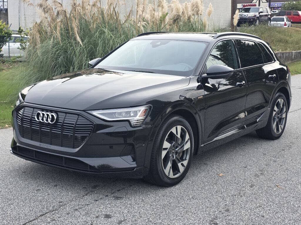 2022 AUDI e-tron