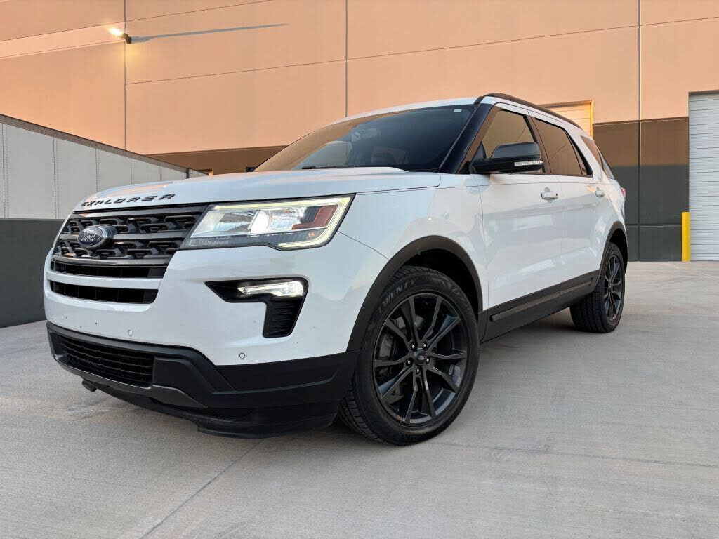 2018 FORD Explorer