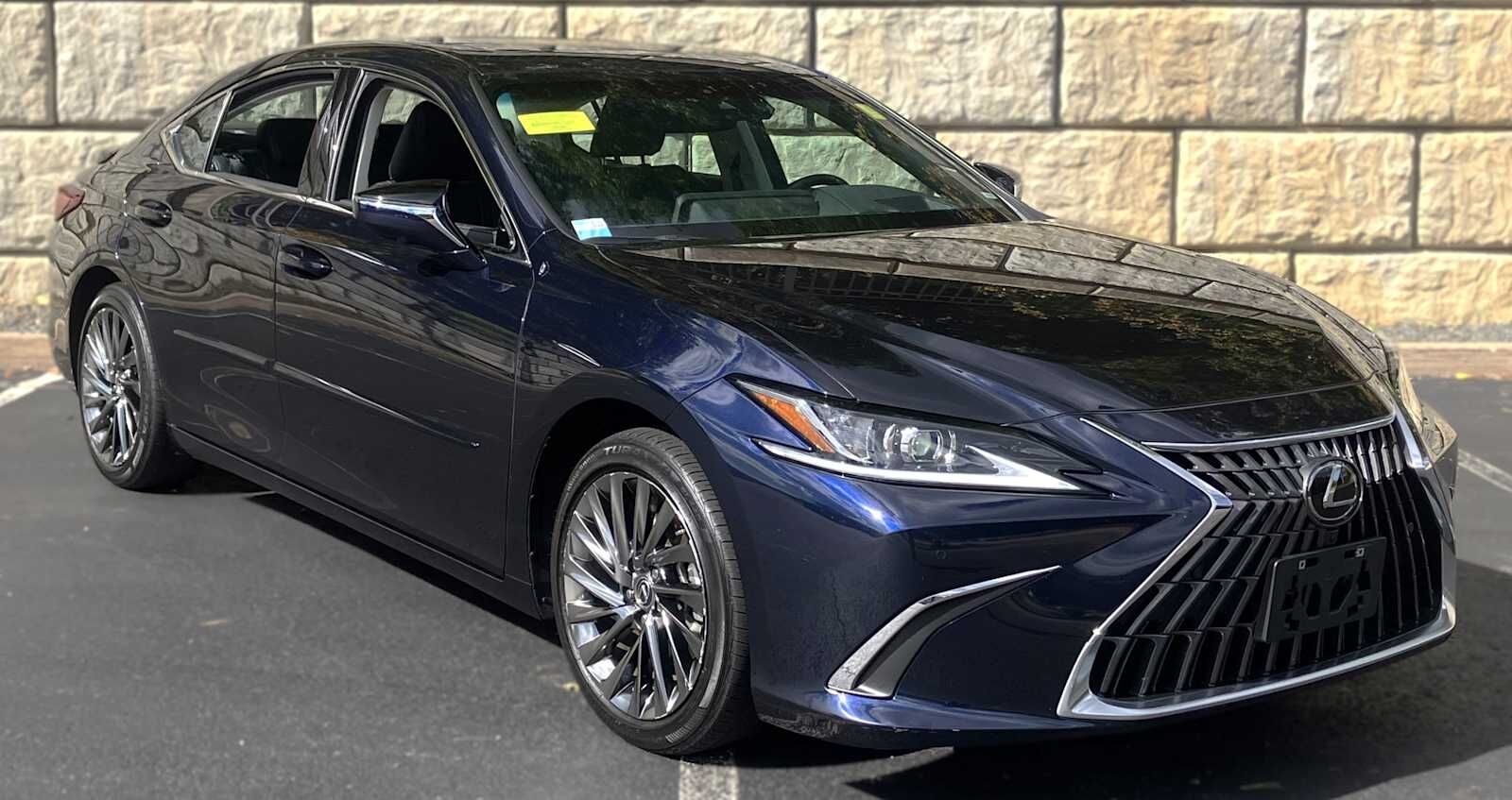 2025 LEXUS ES