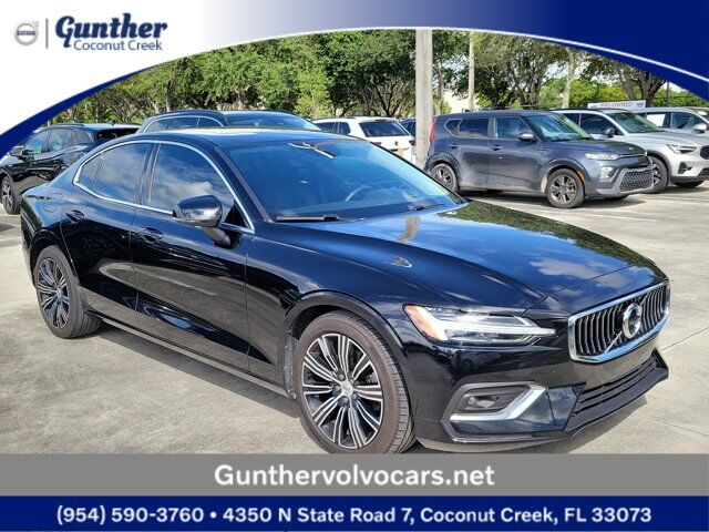 2022 VOLVO S60