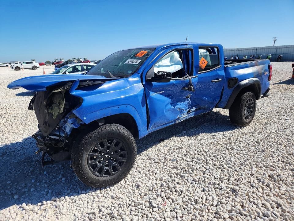 2025 CHEVROLET Colorado