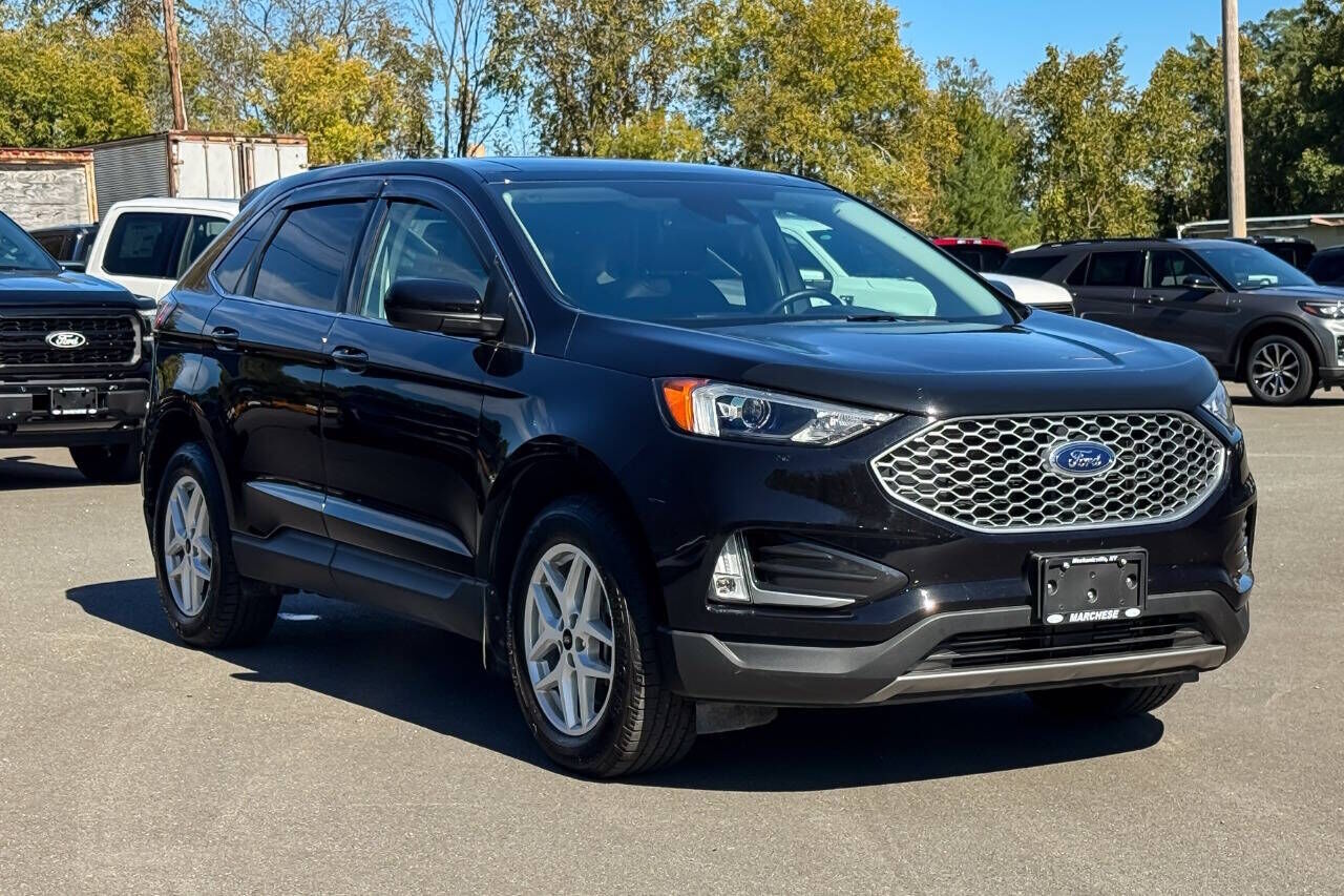 2023 FORD Edge