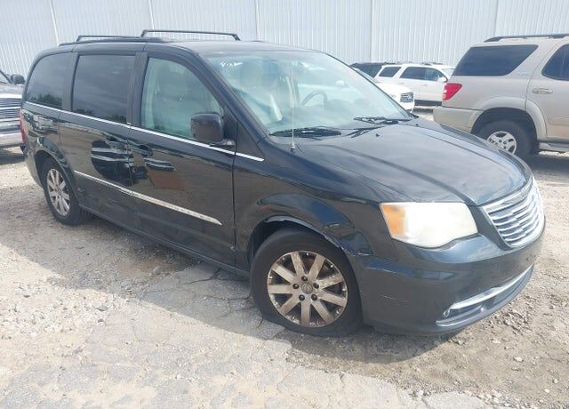 2013 CHRYSLER Town and Country