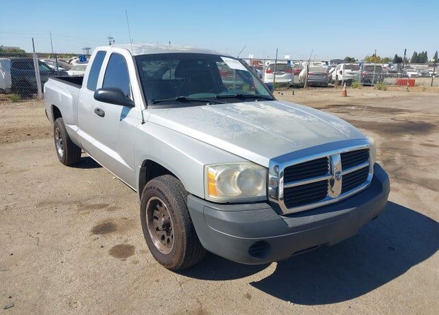 2005 DODGE Dakota