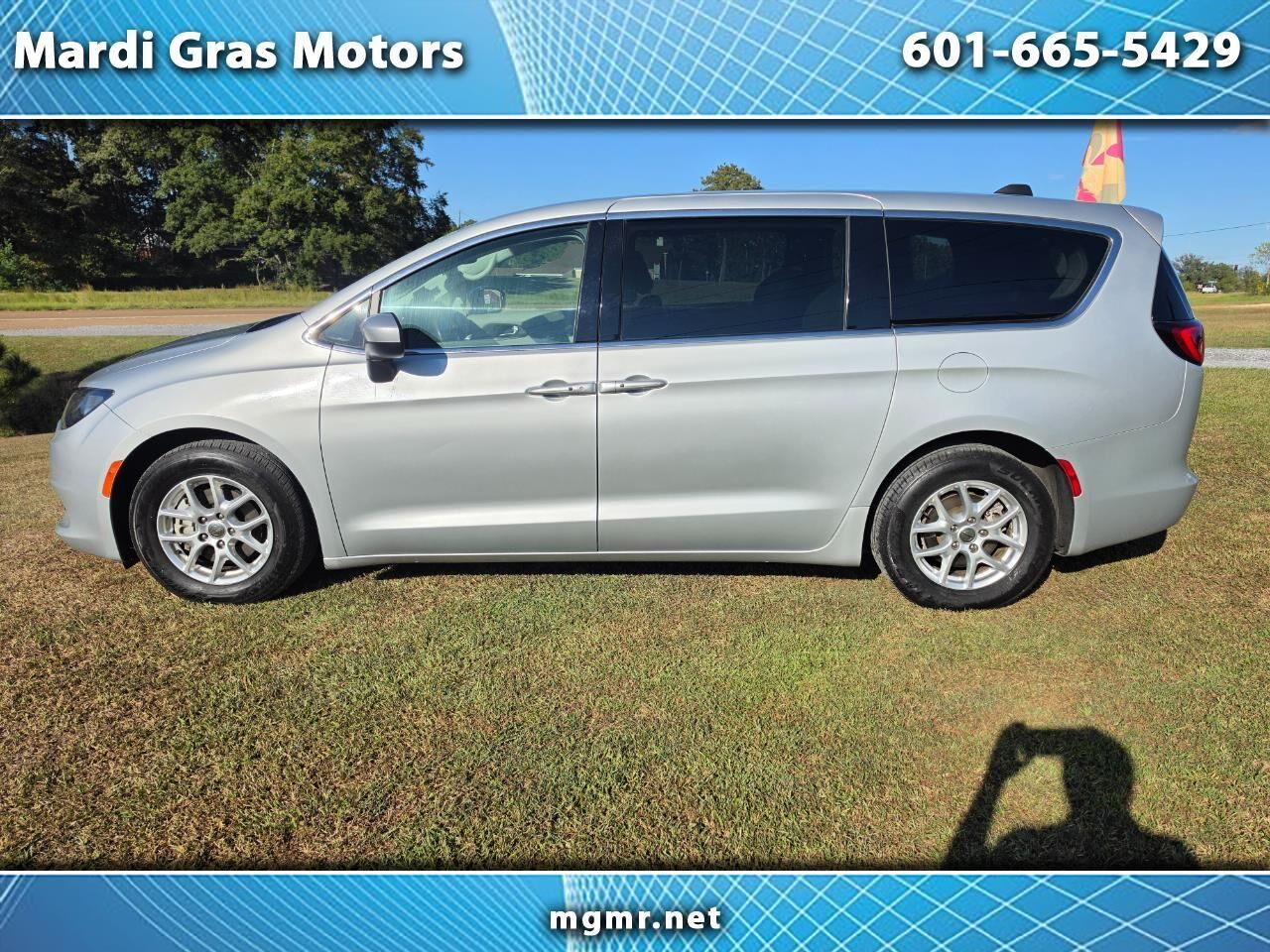 2023 CHRYSLER Voyager