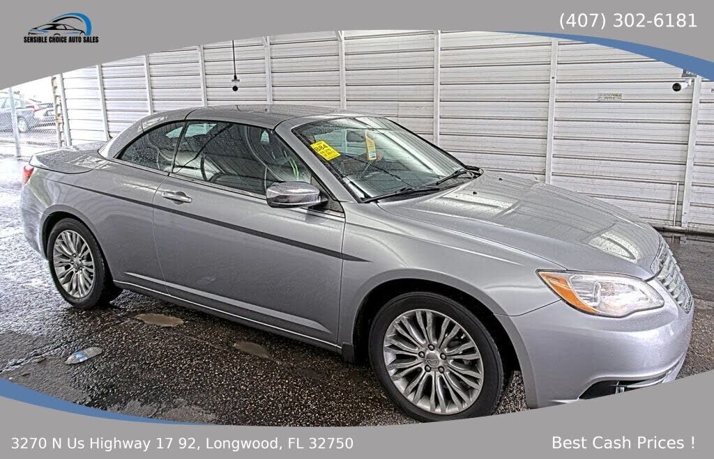 2013 CHRYSLER 200