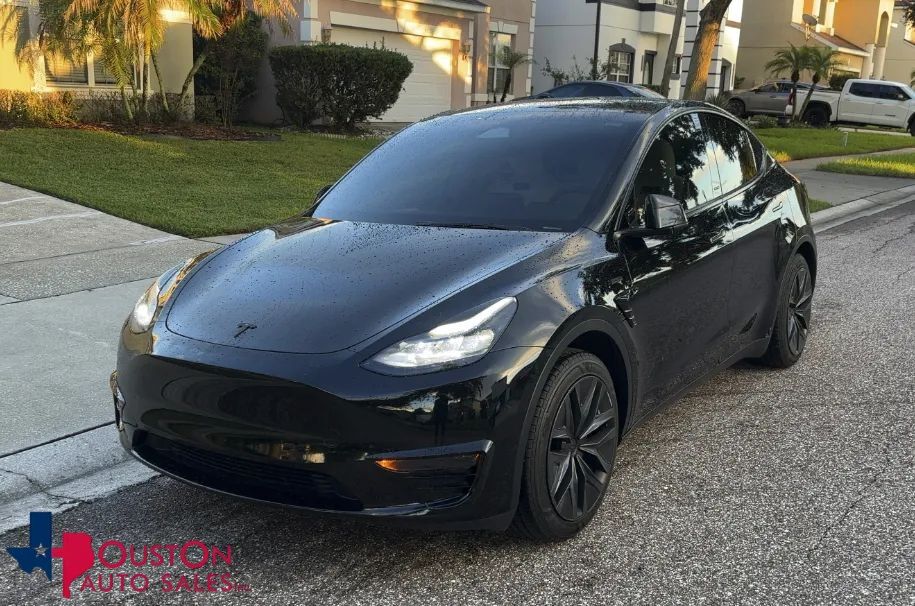 2024 TESLA Model Y