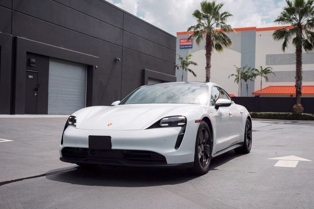 2021 PORSCHE Taycan