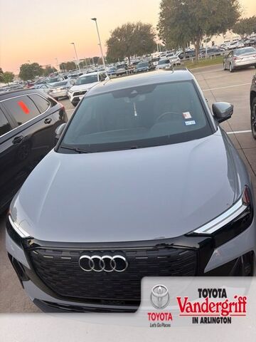 2025 AUDI Q4