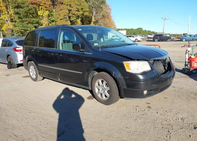2010 CHRYSLER Town and Country