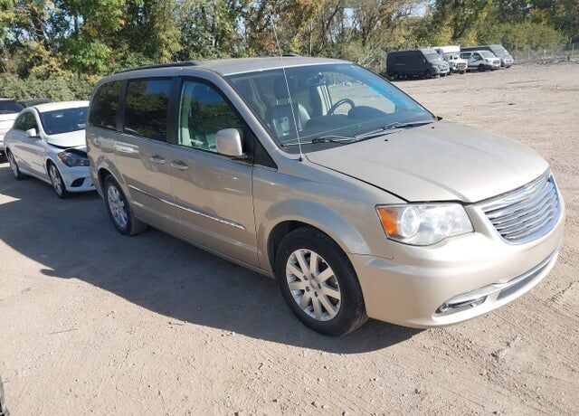 2016 CHRYSLER Town and Country