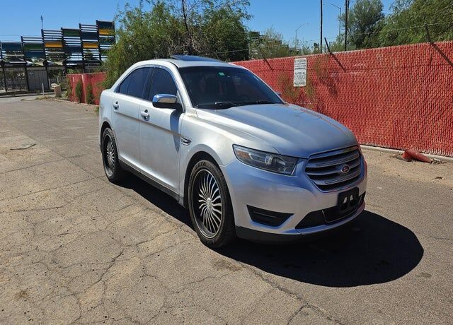 2013 FORD Taurus