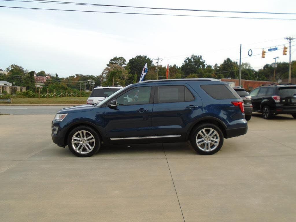 2017 FORD Explorer