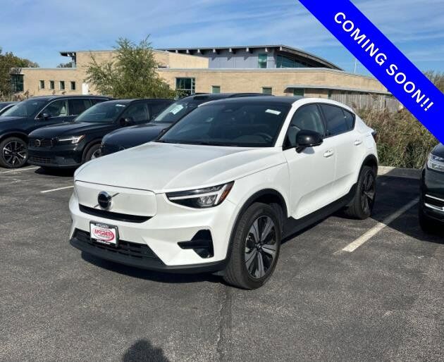 2023 VOLVO C40