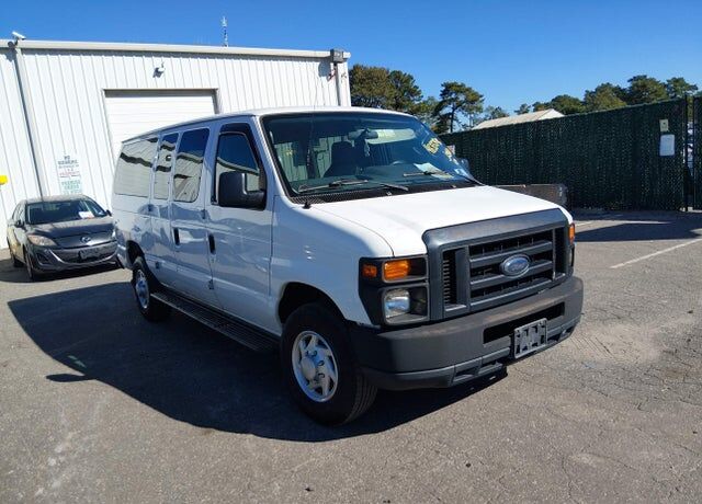 2012 FORD E-350