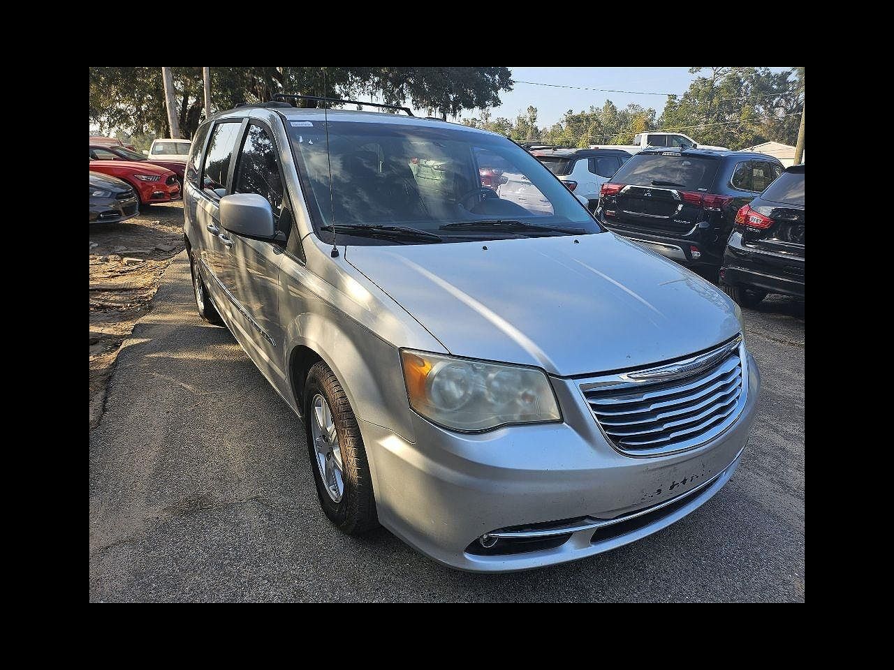2011 CHRYSLER Town and Country