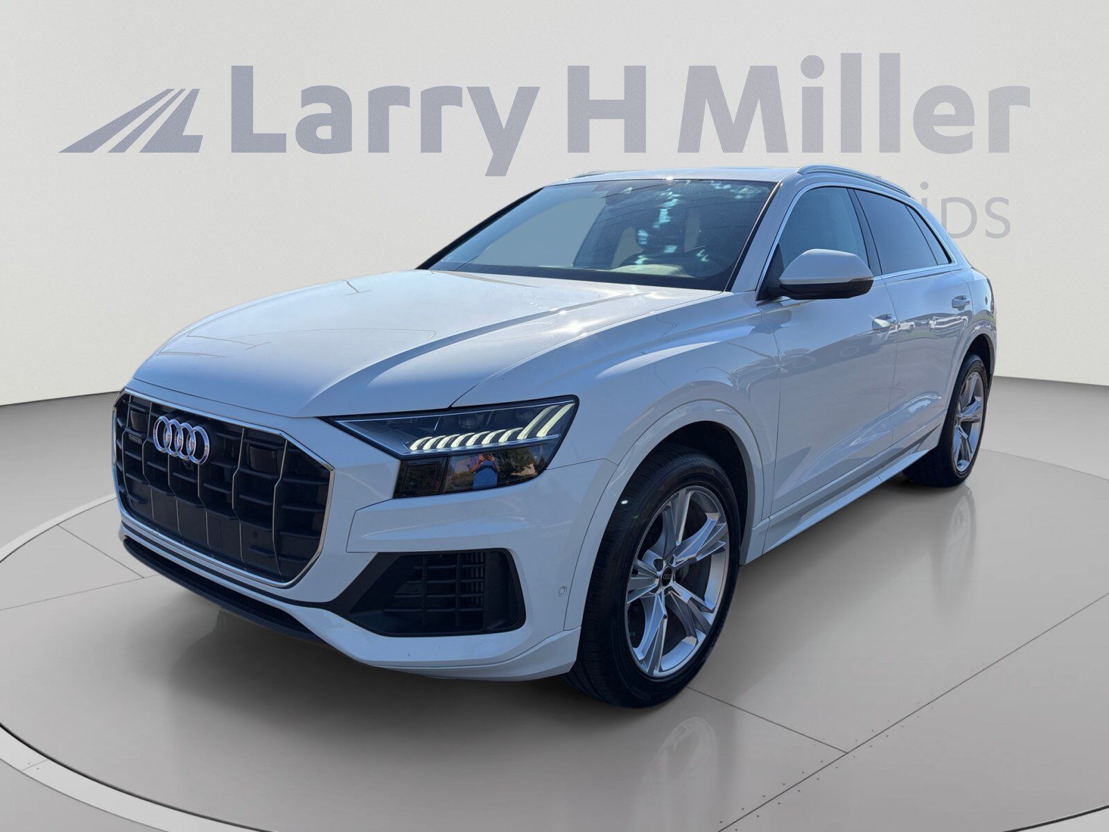 2023 AUDI Q8