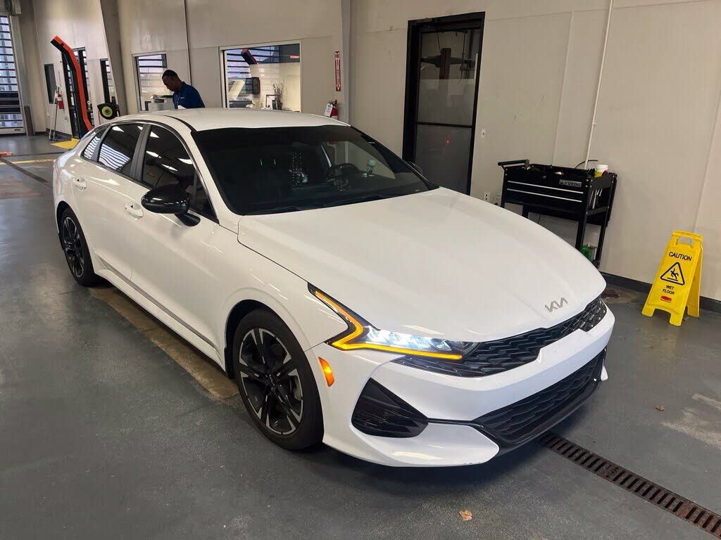 2022 KIA K5