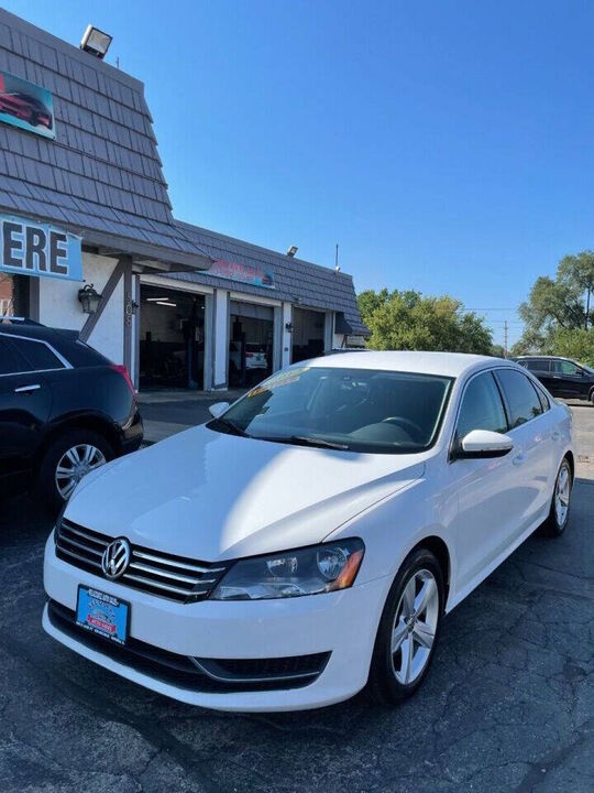2012 VOLKSWAGEN Passat