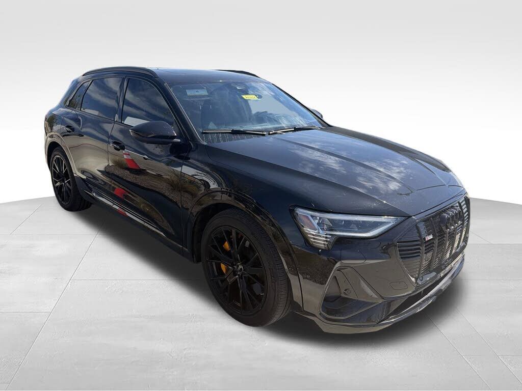 2022 AUDI e-tron
