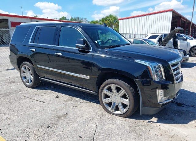 2017 CADILLAC Escalade
