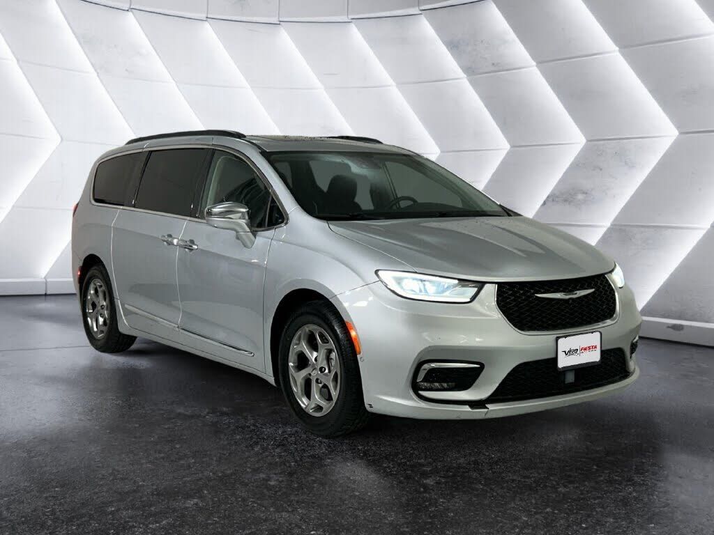 2022 CHRYSLER Pacifica