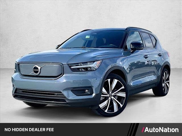 2021 VOLVO XC40