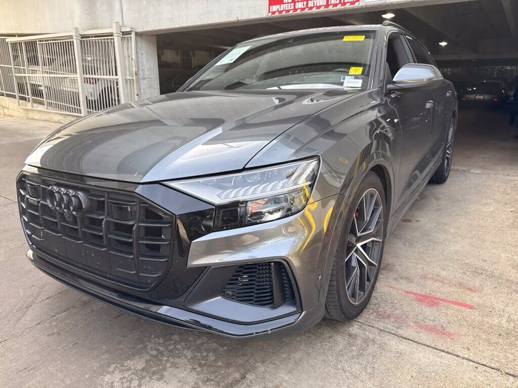 2021 AUDI Q8
