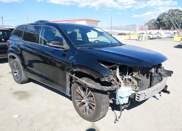 2017 TOYOTA Highlander