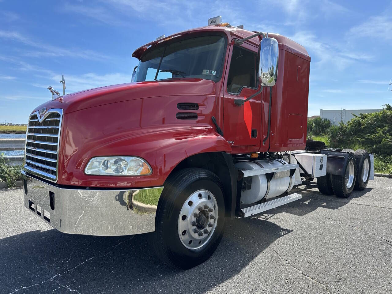 2004 MACK CX