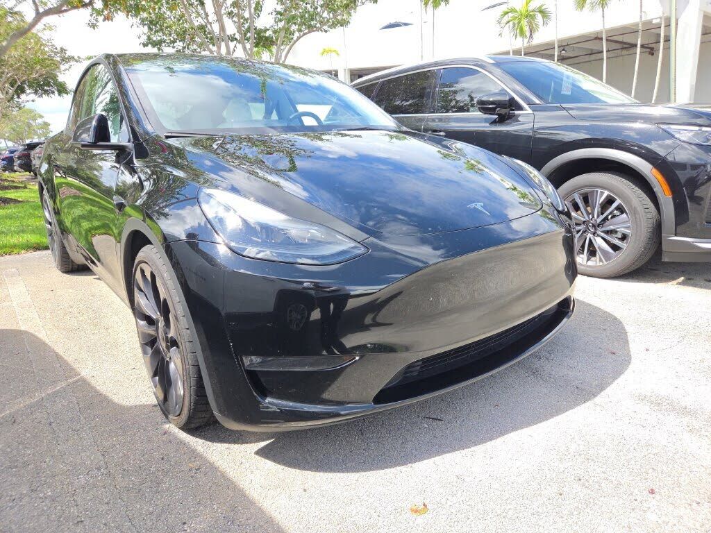 2023 TESLA Model Y