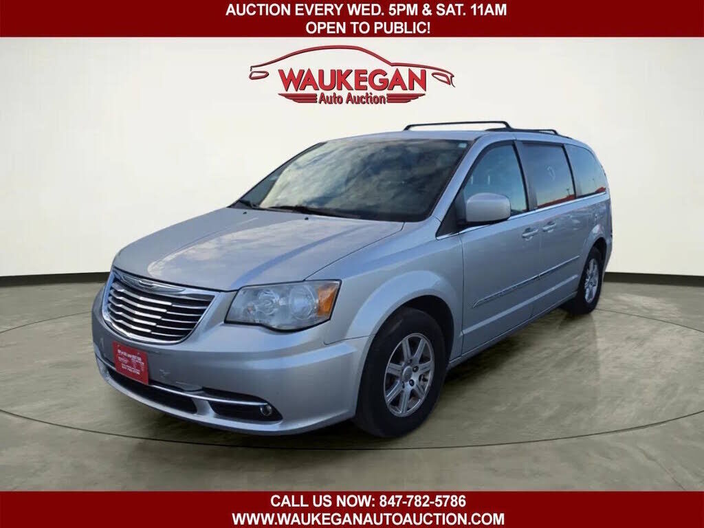 2011 CHRYSLER Town and Country