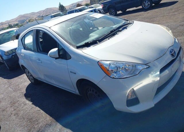2014 TOYOTA Prius