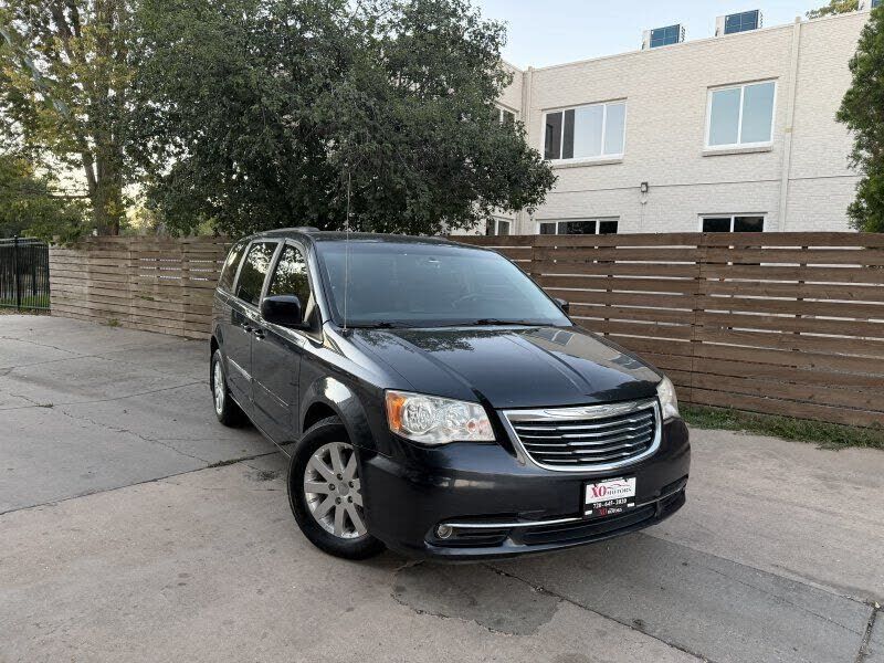 2014 CHRYSLER Town and Country