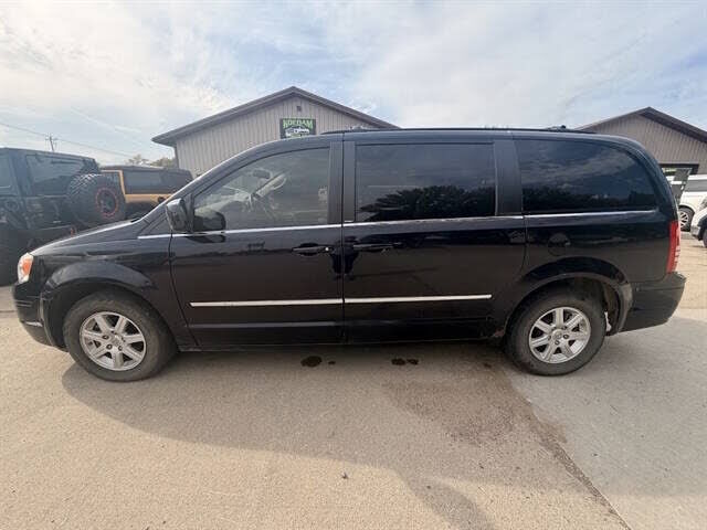 2010 CHRYSLER Town and Country
