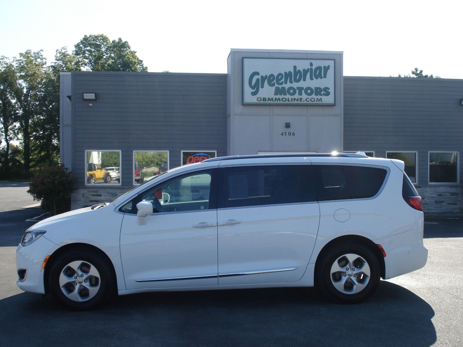 2017 CHRYSLER Pacifica