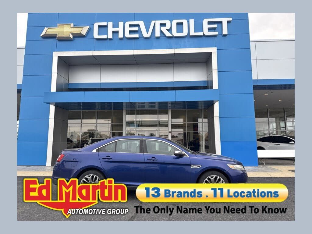 2013 FORD Taurus
