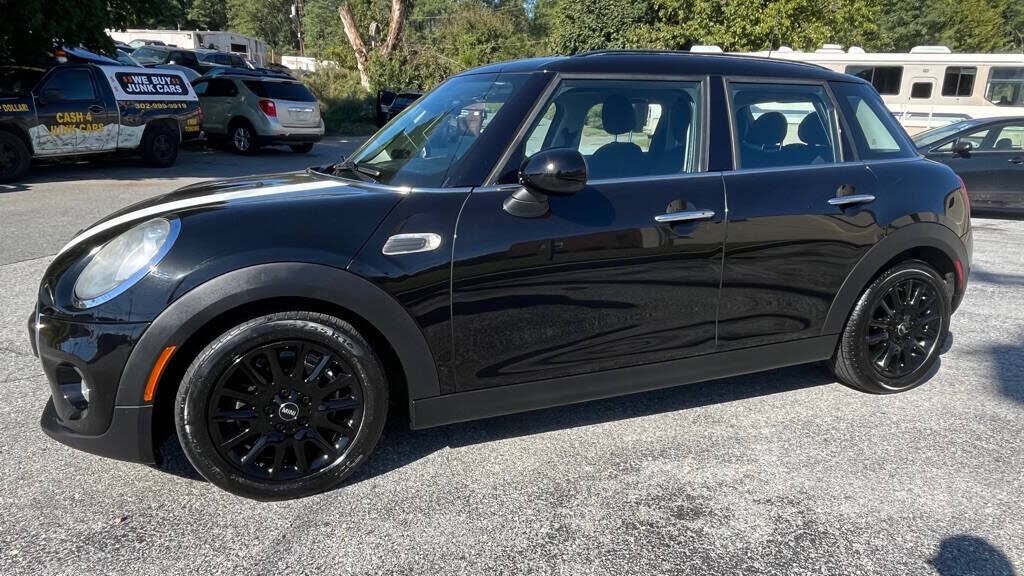 2017 MINI Cooper