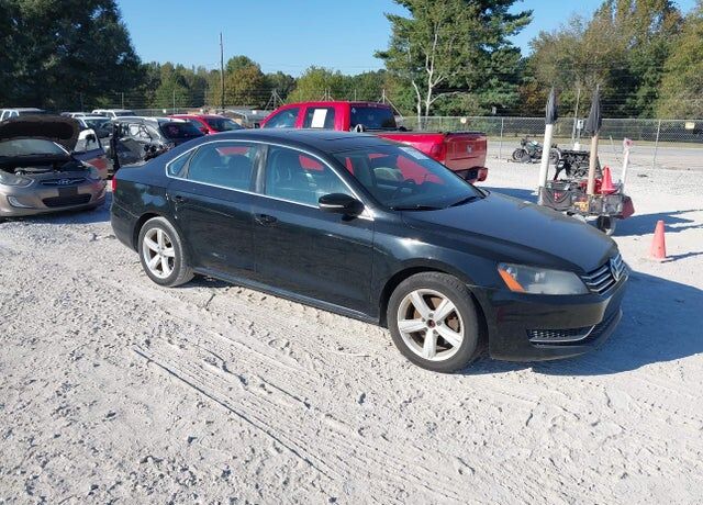2013 VOLKSWAGEN Passat