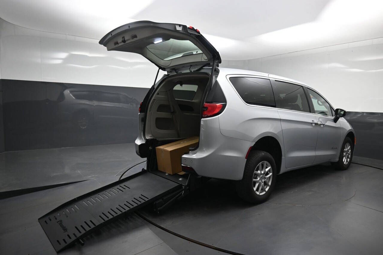 2024 CHRYSLER Pacifica