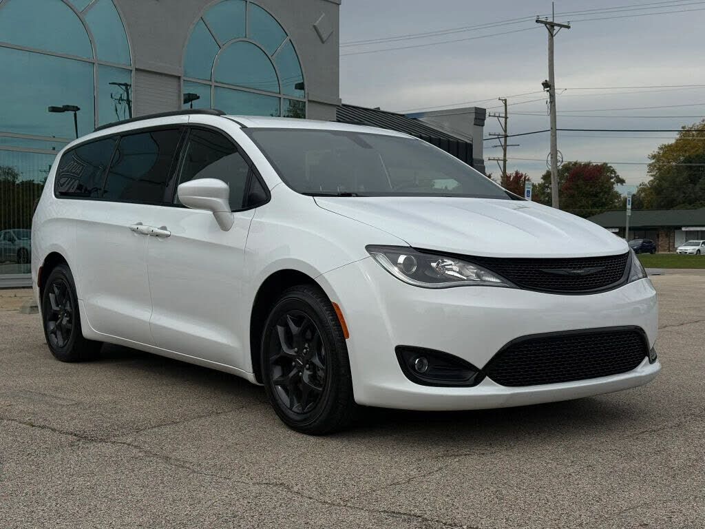 2019 CHRYSLER Pacifica