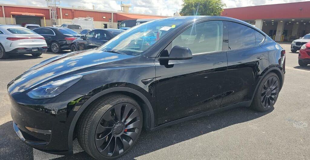 2023 TESLA Model Y