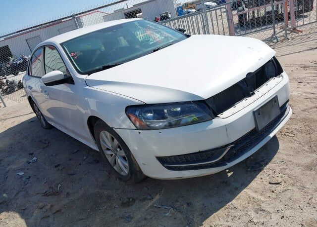 2013 VOLKSWAGEN Passat