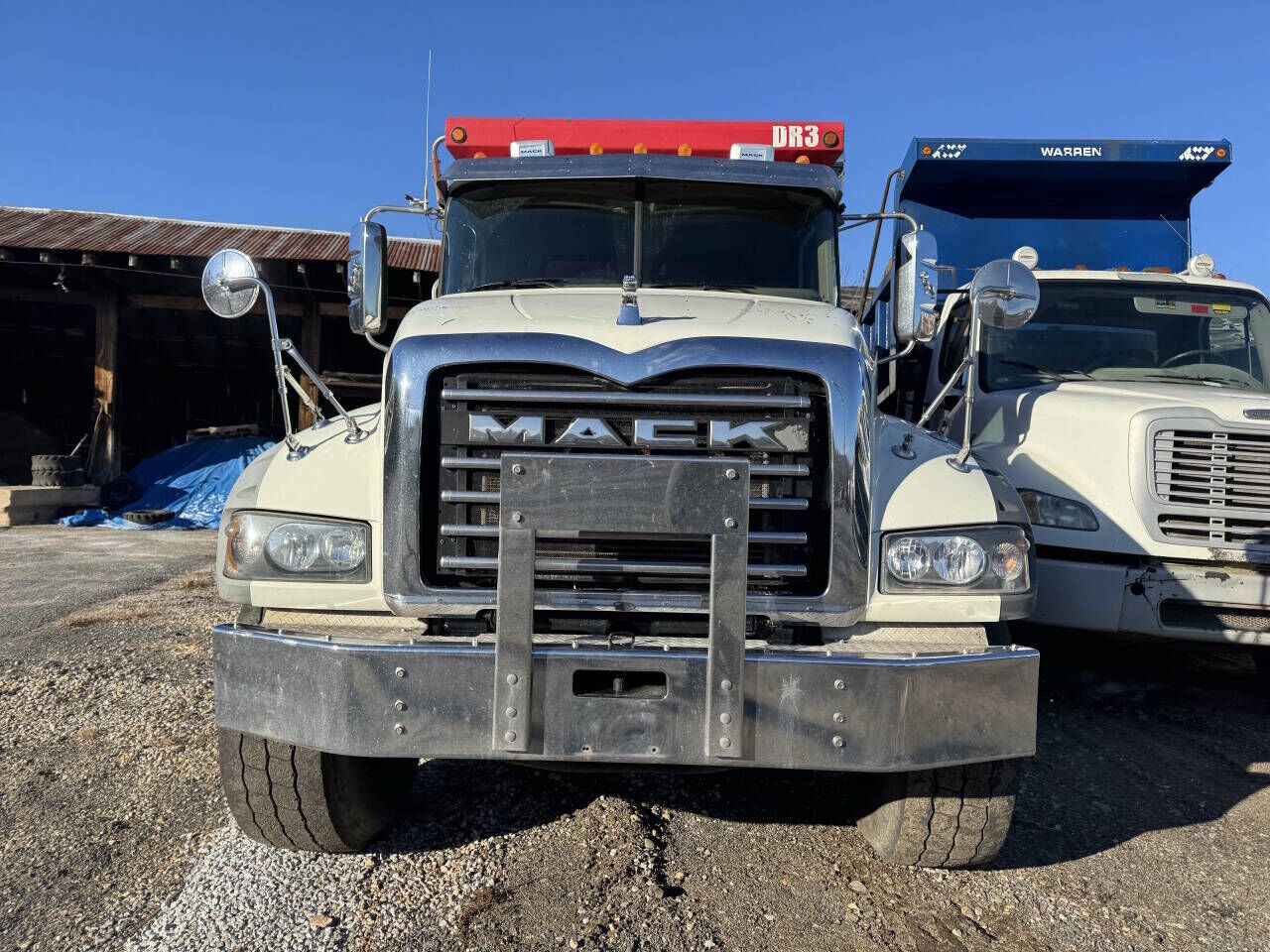 2017 MACK GU