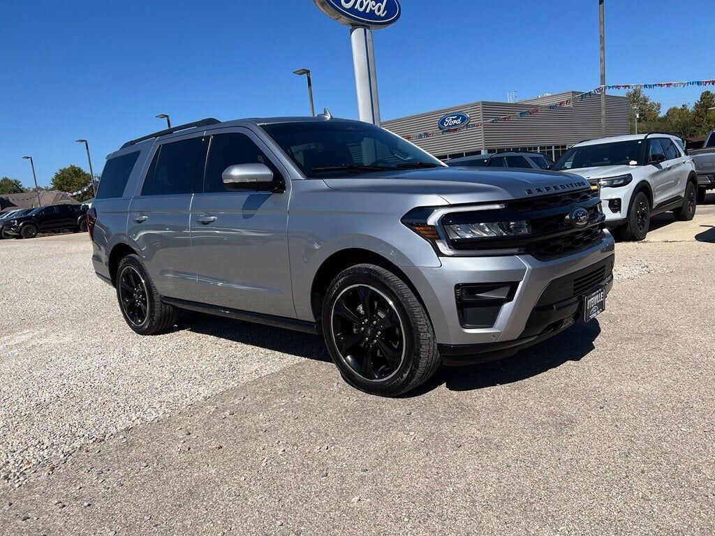 2022 FORD Expedition