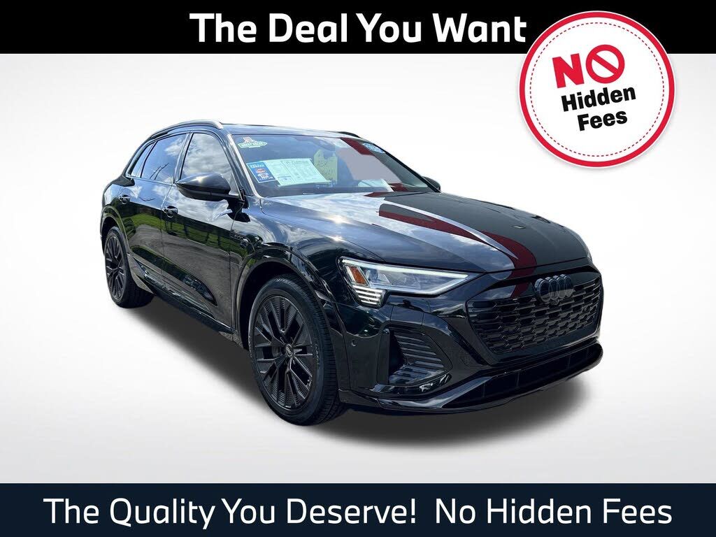 2024 AUDI Q8