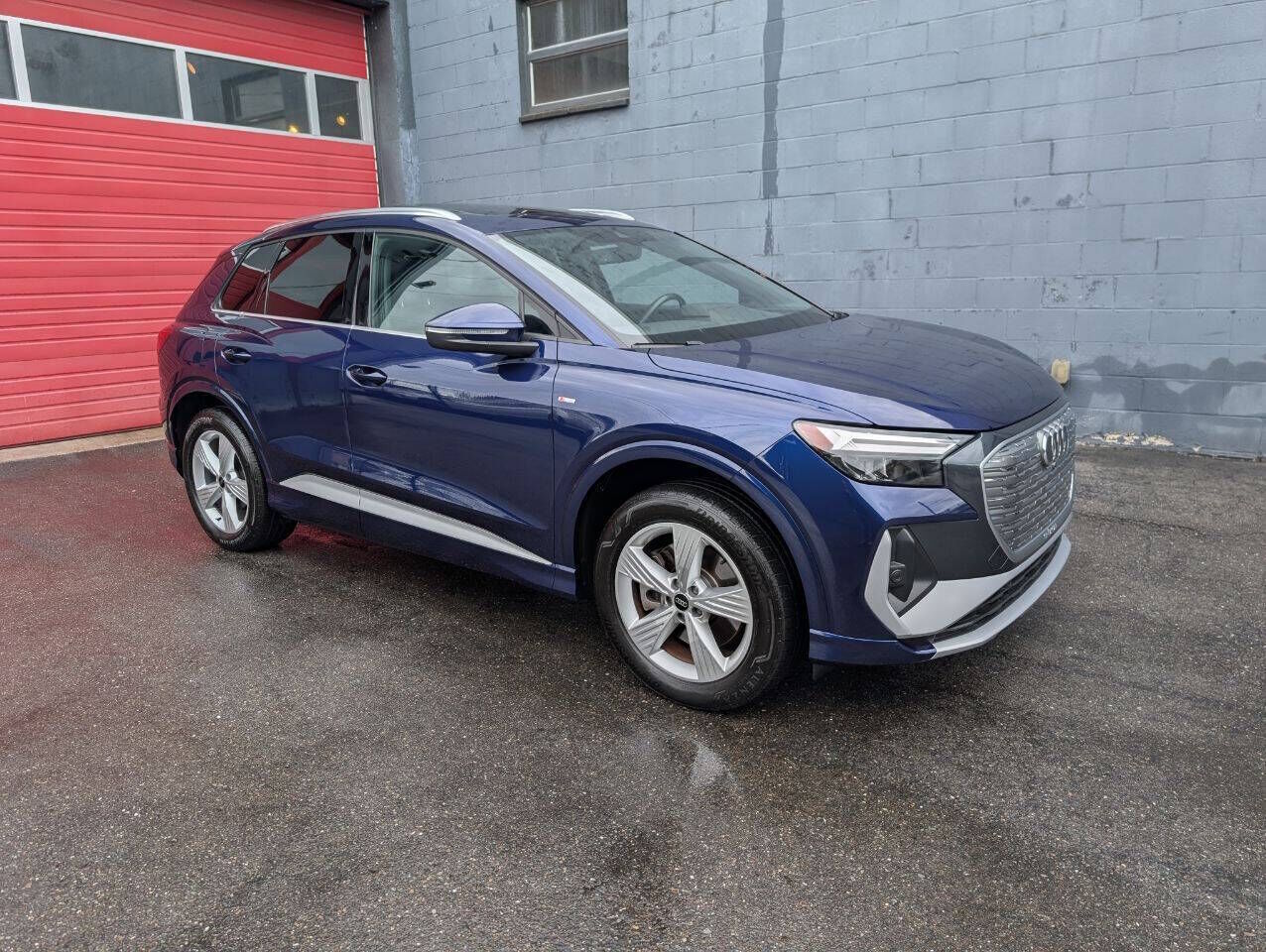 2023 AUDI Q4