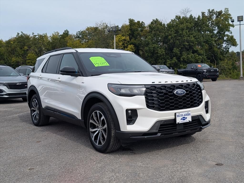 2025 FORD Explorer